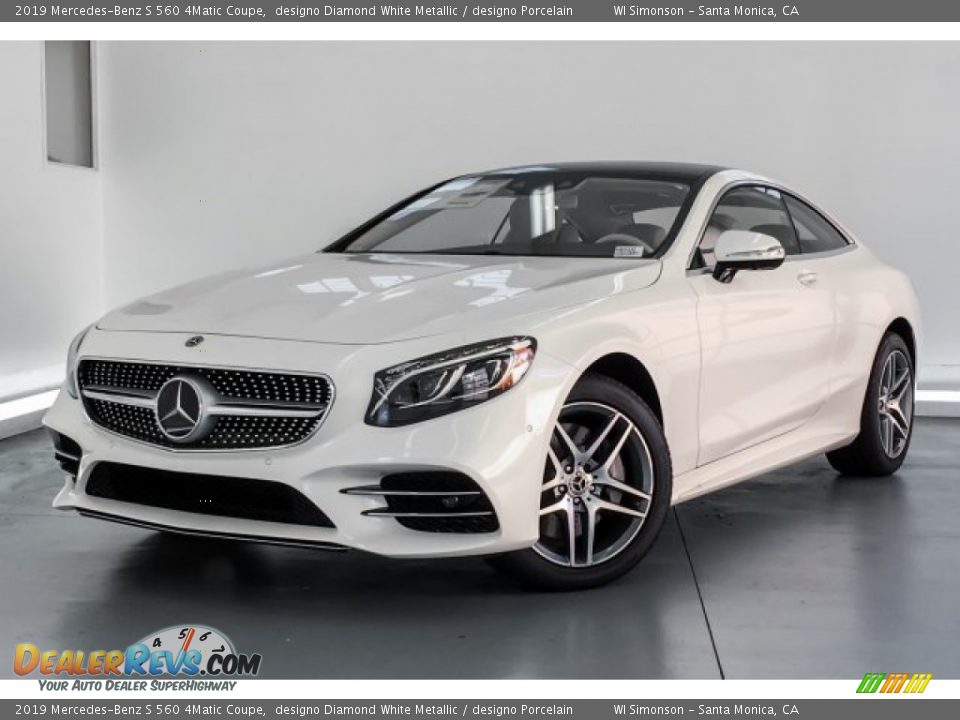 Front 3/4 View of 2019 Mercedes-Benz S 560 4Matic Coupe Photo #12