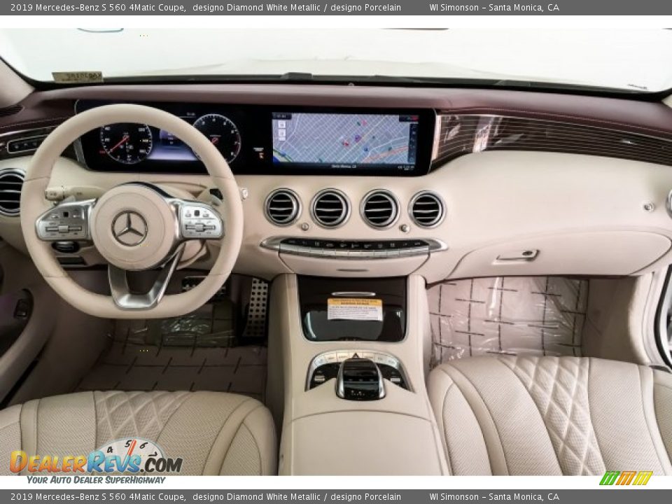 Dashboard of 2019 Mercedes-Benz S 560 4Matic Coupe Photo #18