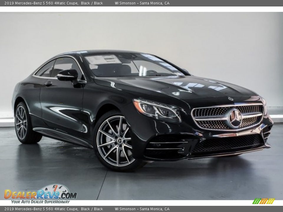 Front 3/4 View of 2019 Mercedes-Benz S 560 4Matic Coupe Photo #12