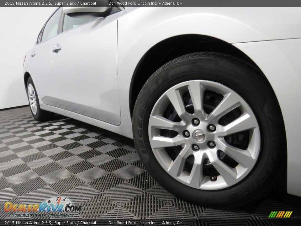 2015 Nissan Altima 2.5 S Super Black / Charcoal Photo #3