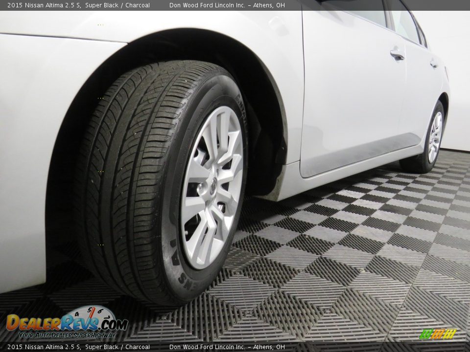 2015 Nissan Altima 2.5 S Super Black / Charcoal Photo #10