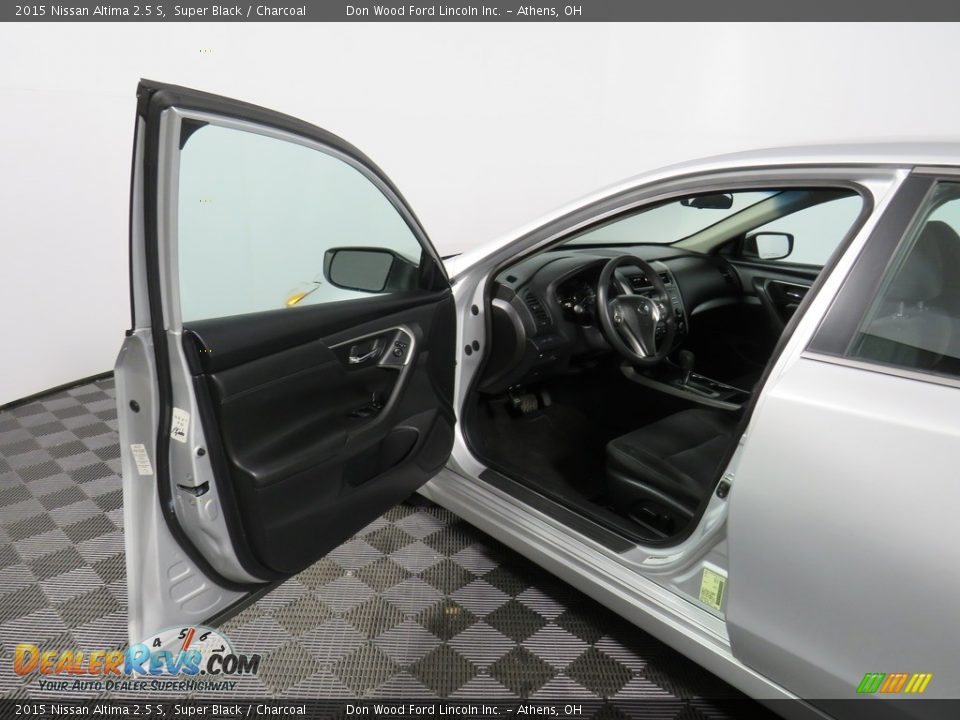 2015 Nissan Altima 2.5 S Super Black / Charcoal Photo #18