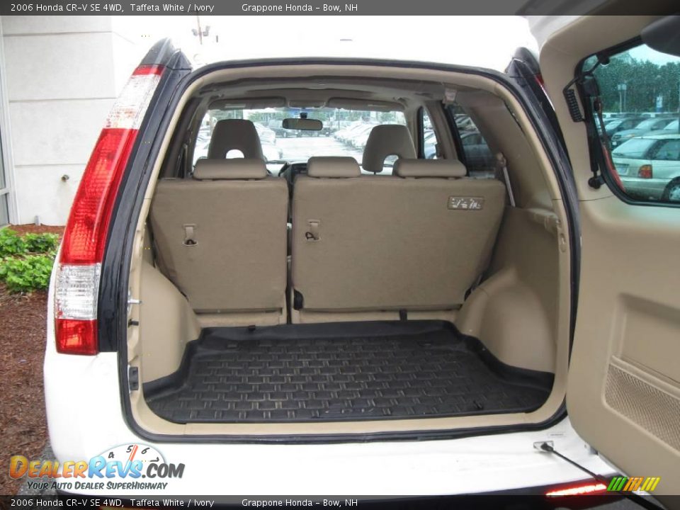 2006 Honda CR-V SE 4WD Taffeta White / Ivory Photo #4