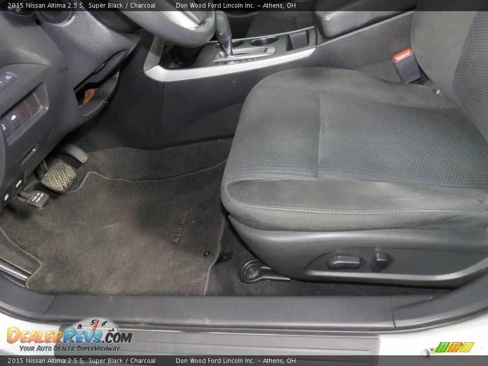 2015 Nissan Altima 2.5 S Super Black / Charcoal Photo #19