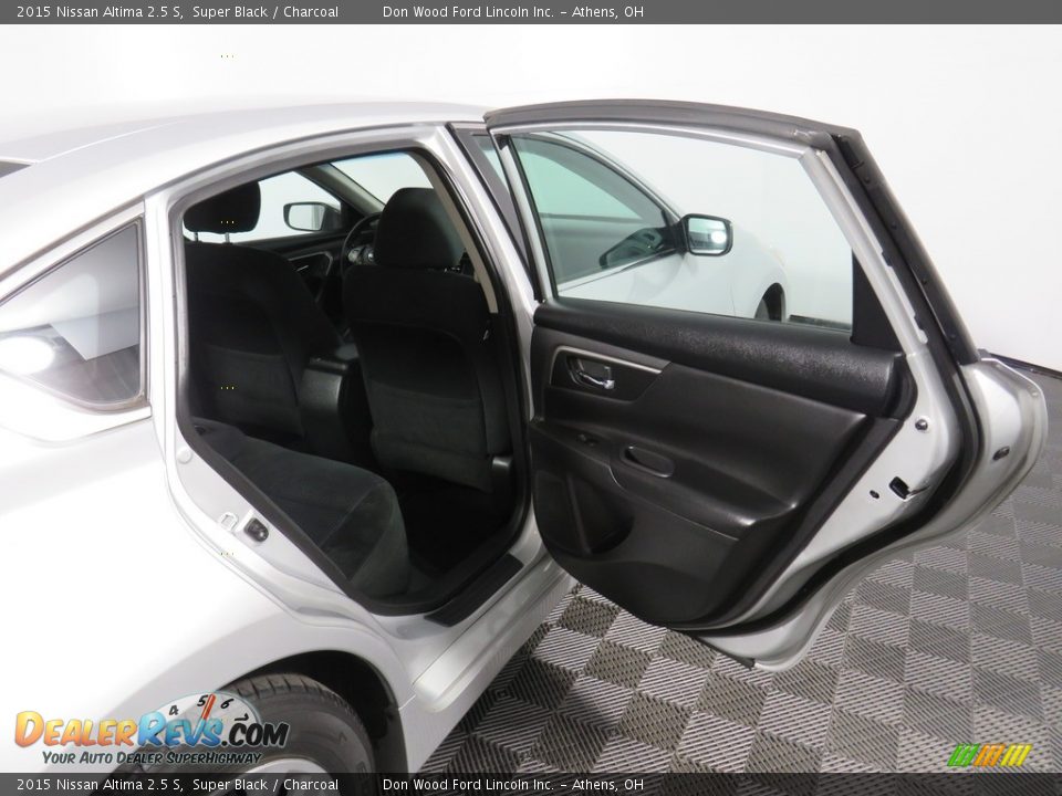 2015 Nissan Altima 2.5 S Super Black / Charcoal Photo #24