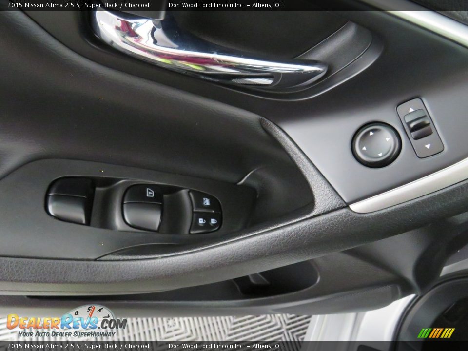 2015 Nissan Altima 2.5 S Super Black / Charcoal Photo #30