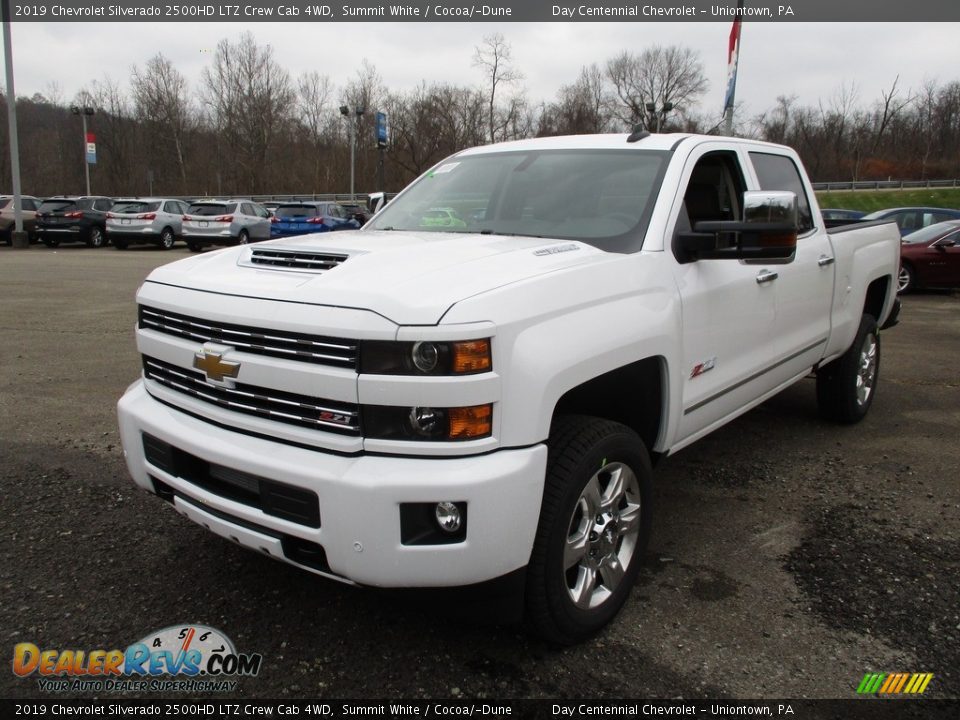 Front 3/4 View of 2019 Chevrolet Silverado 2500HD LTZ Crew Cab 4WD Photo #8