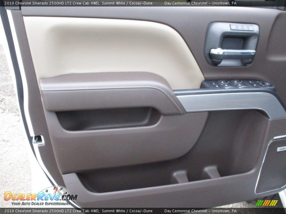 Door Panel of 2019 Chevrolet Silverado 2500HD LTZ Crew Cab 4WD Photo #11