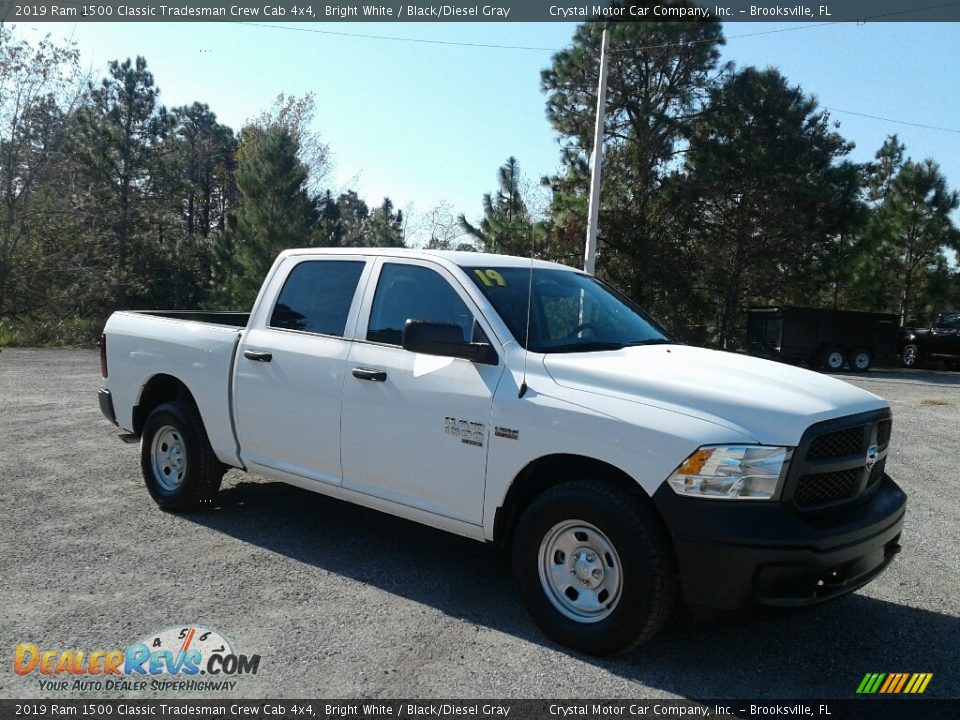 2019 Ram 1500 Classic Tradesman Crew Cab 4x4 Bright White / Black/Diesel Gray Photo #7