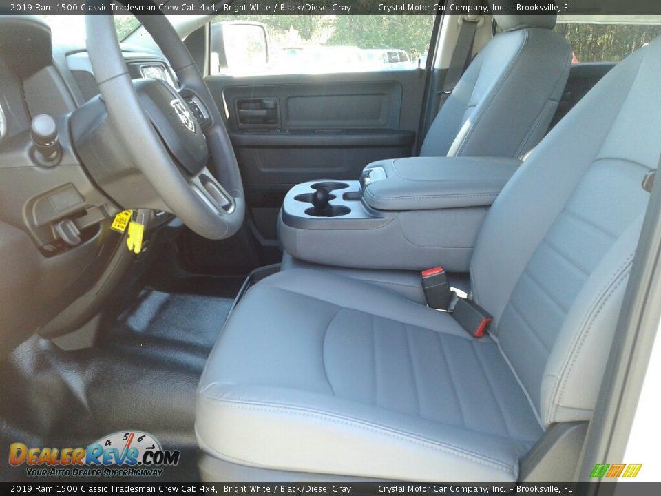2019 Ram 1500 Classic Tradesman Crew Cab 4x4 Bright White / Black/Diesel Gray Photo #9