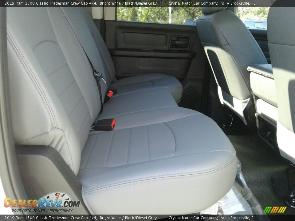 2019 Ram 1500 Classic Tradesman Crew Cab 4x4 Bright White / Black/Diesel Gray Photo #11