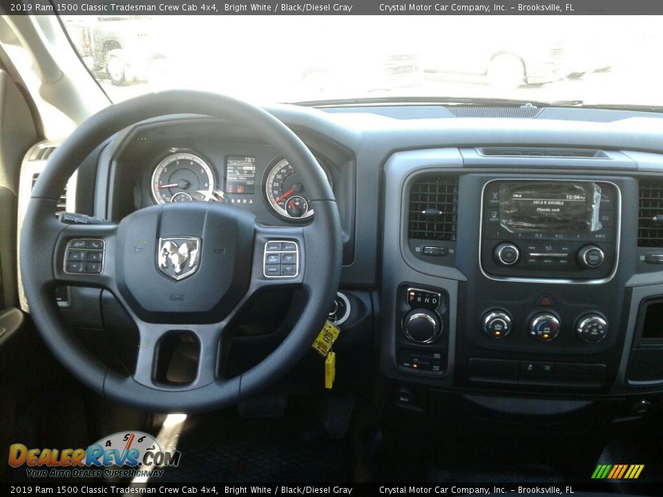 2019 Ram 1500 Classic Tradesman Crew Cab 4x4 Bright White / Black/Diesel Gray Photo #13