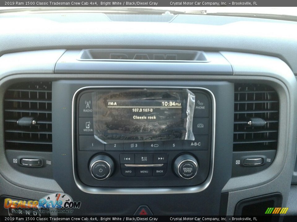 2019 Ram 1500 Classic Tradesman Crew Cab 4x4 Bright White / Black/Diesel Gray Photo #15