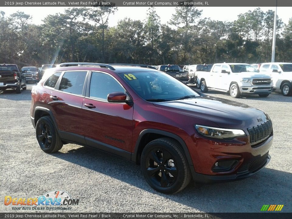 2019 Jeep Cherokee Latitude Plus Velvet Red Pearl / Black Photo #7