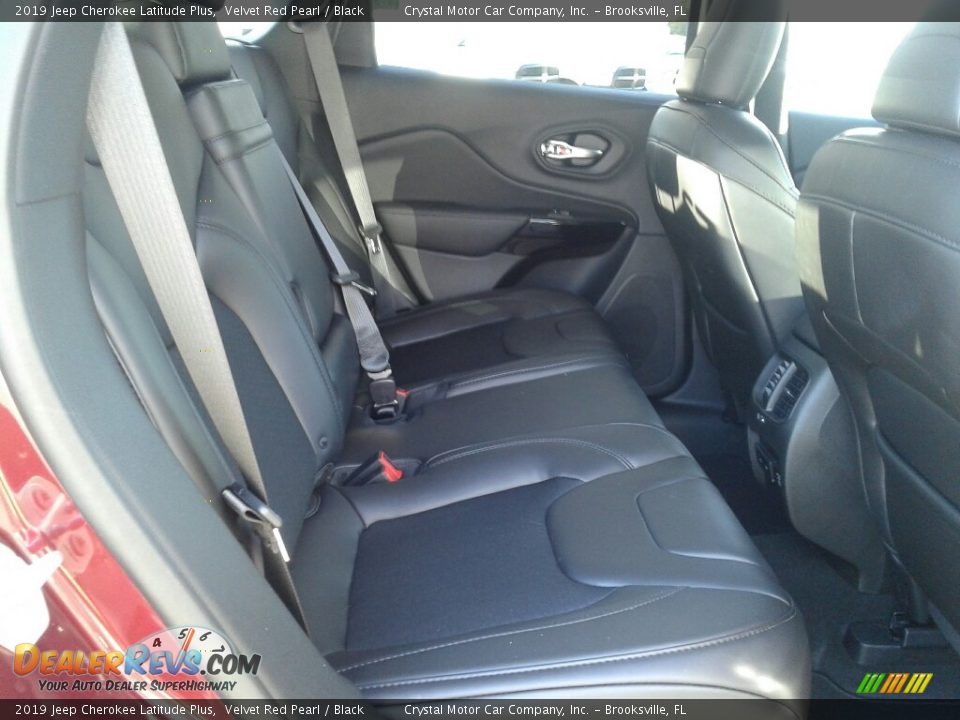 2019 Jeep Cherokee Latitude Plus Velvet Red Pearl / Black Photo #10