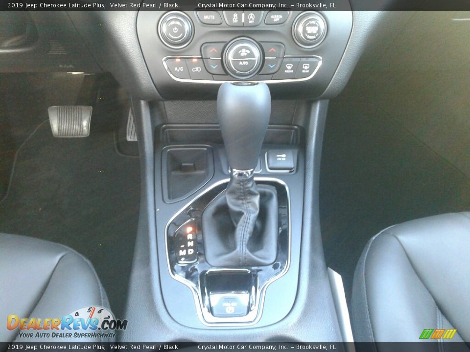 2019 Jeep Cherokee Latitude Plus Velvet Red Pearl / Black Photo #15