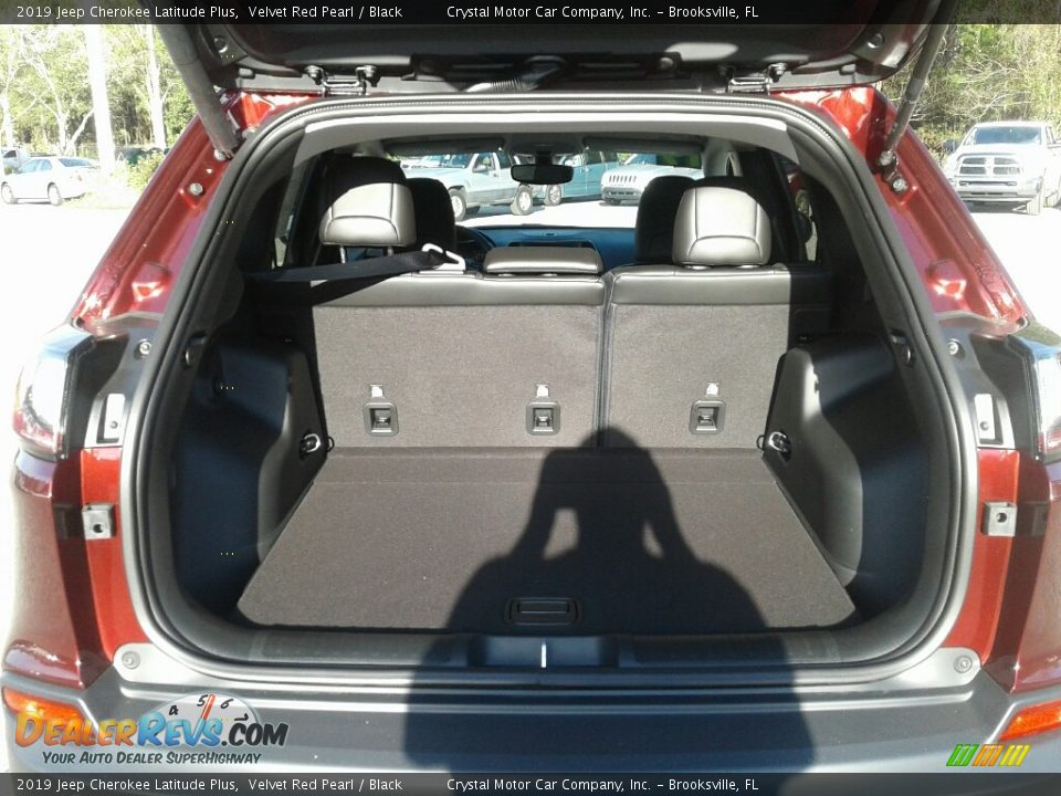 2019 Jeep Cherokee Latitude Plus Velvet Red Pearl / Black Photo #18