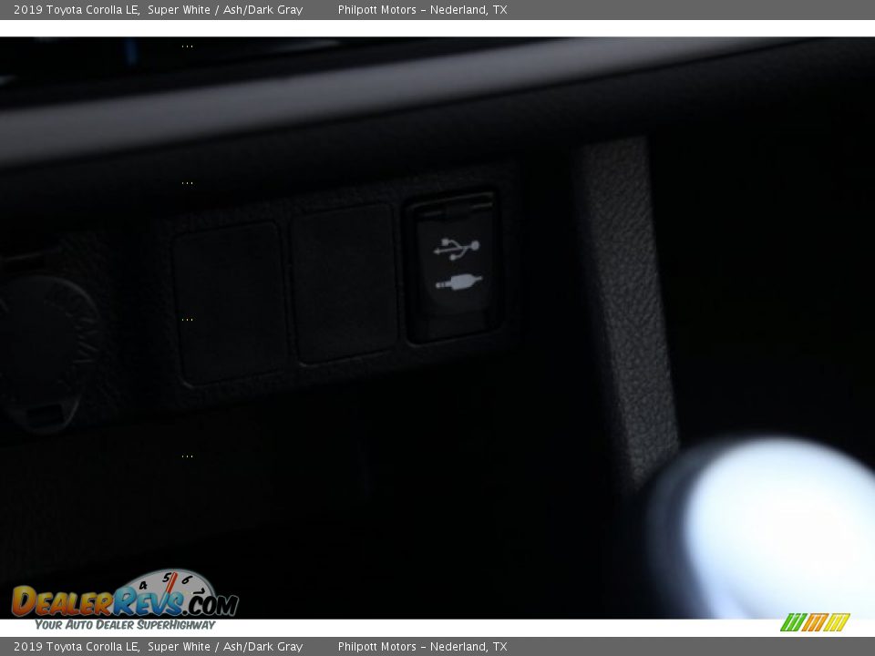 2019 Toyota Corolla LE Super White / Ash/Dark Gray Photo #14