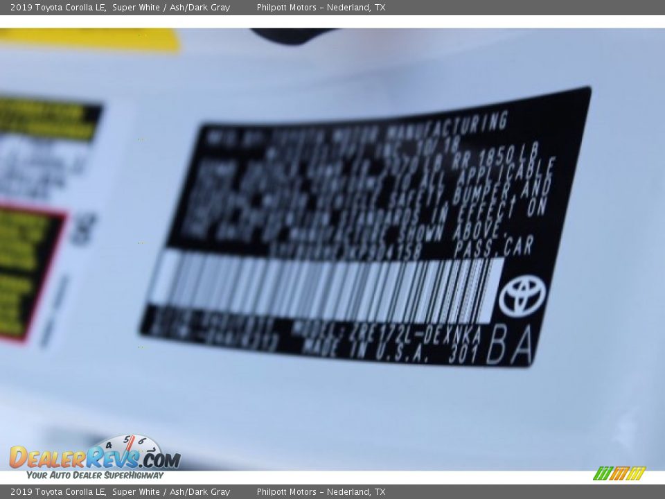 2019 Toyota Corolla LE Super White / Ash/Dark Gray Photo #23
