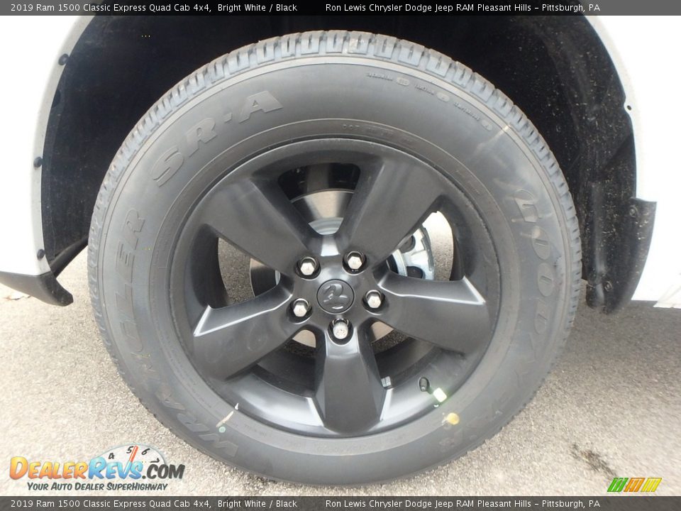2019 Ram 1500 Classic Express Quad Cab 4x4 Bright White / Black Photo #9