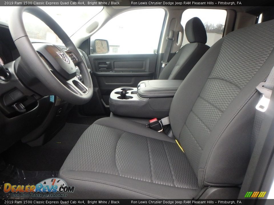 2019 Ram 1500 Classic Express Quad Cab 4x4 Bright White / Black Photo #10
