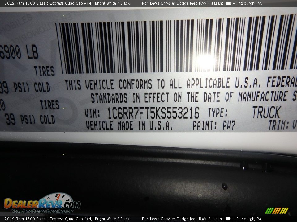2019 Ram 1500 Classic Express Quad Cab 4x4 Bright White / Black Photo #14