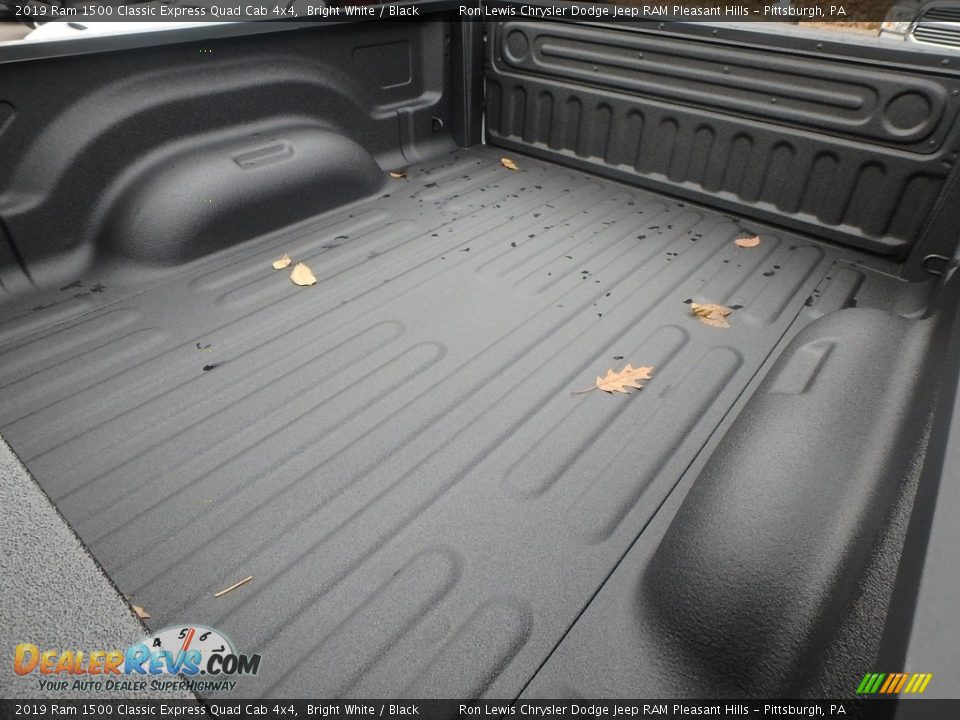 2019 Ram 1500 Classic Express Quad Cab 4x4 Bright White / Black Photo #20