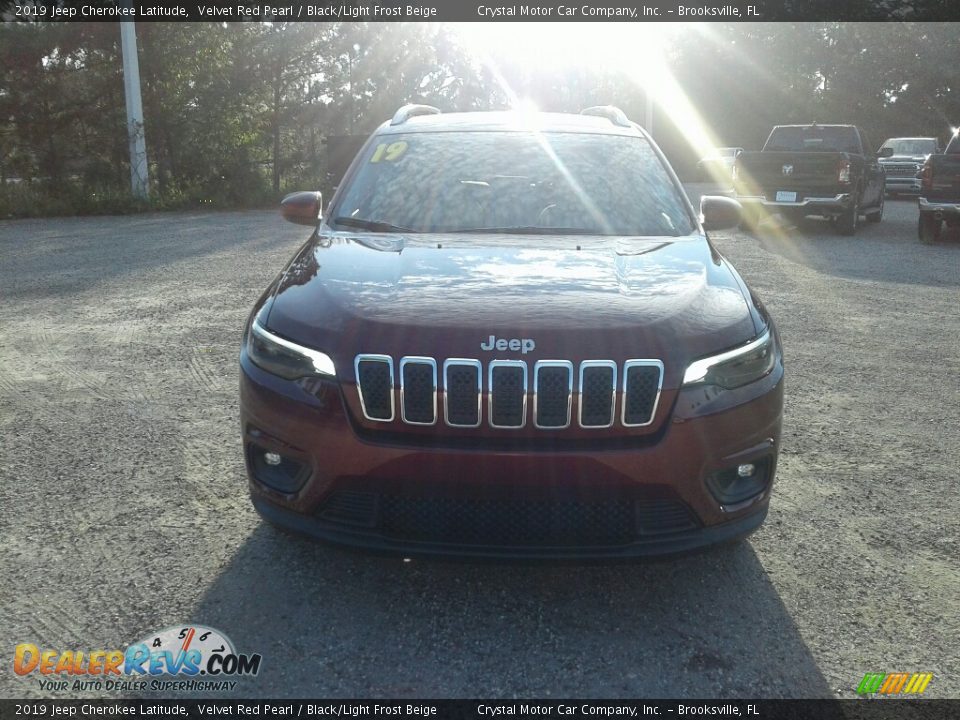 2019 Jeep Cherokee Latitude Velvet Red Pearl / Black/Light Frost Beige Photo #8