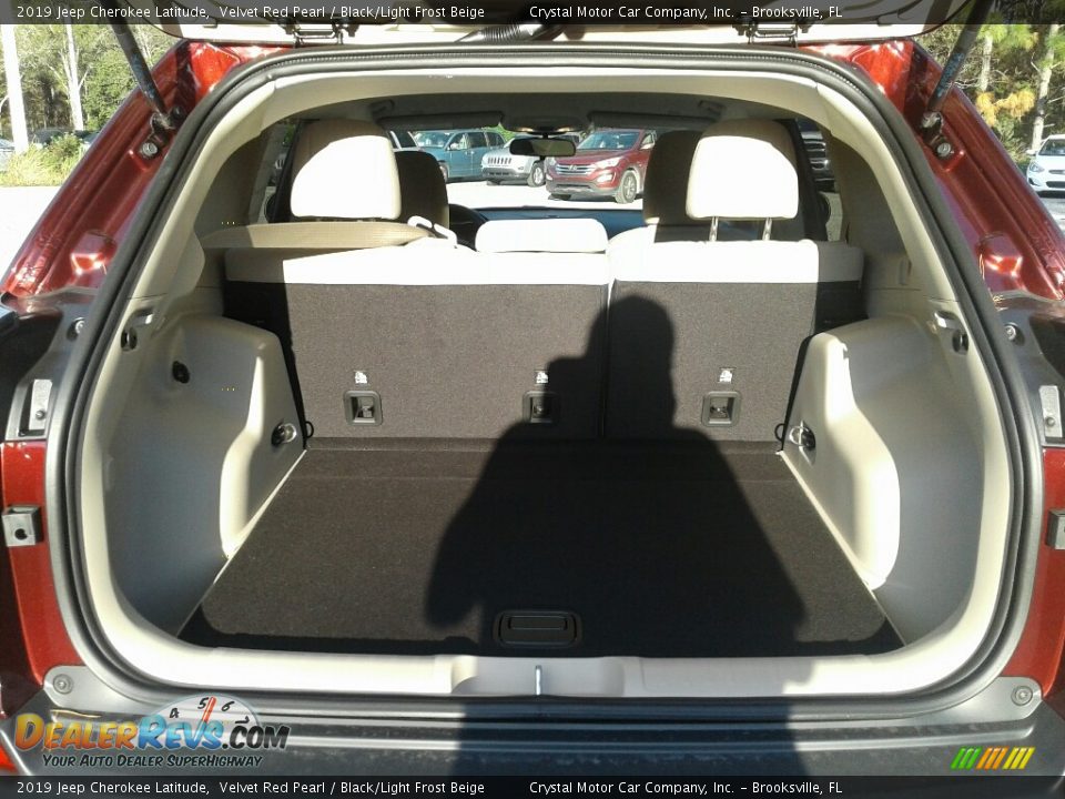 2019 Jeep Cherokee Latitude Velvet Red Pearl / Black/Light Frost Beige Photo #19