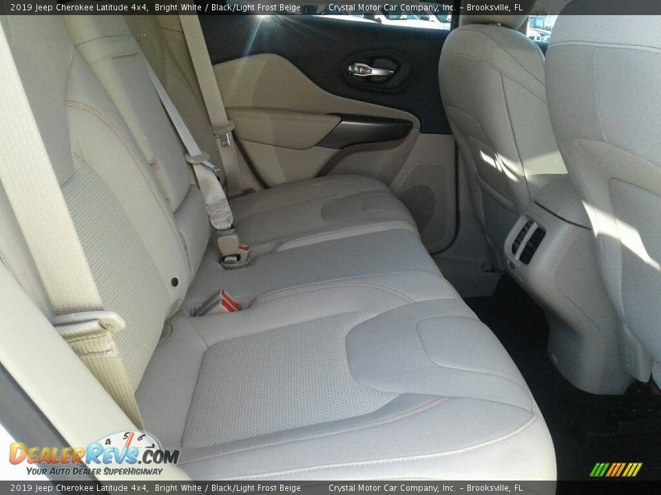 2019 Jeep Cherokee Latitude 4x4 Bright White / Black/Light Frost Beige Photo #11