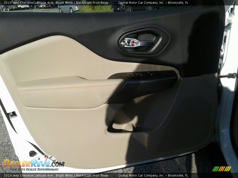 2019 Jeep Cherokee Latitude 4x4 Bright White / Black/Light Frost Beige Photo #17