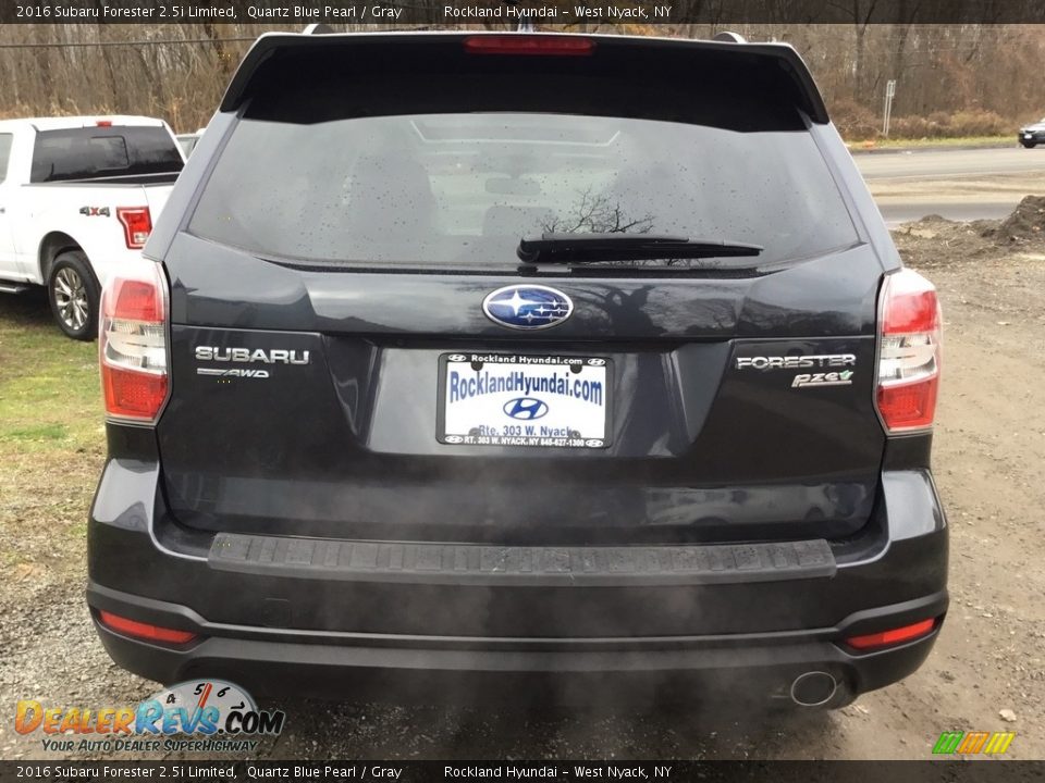 2016 Subaru Forester 2.5i Limited Quartz Blue Pearl / Gray Photo #5