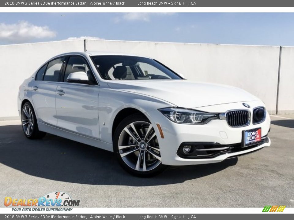 Front 3/4 View of 2018 BMW 3 Series 330e iPerformance Sedan Photo #12