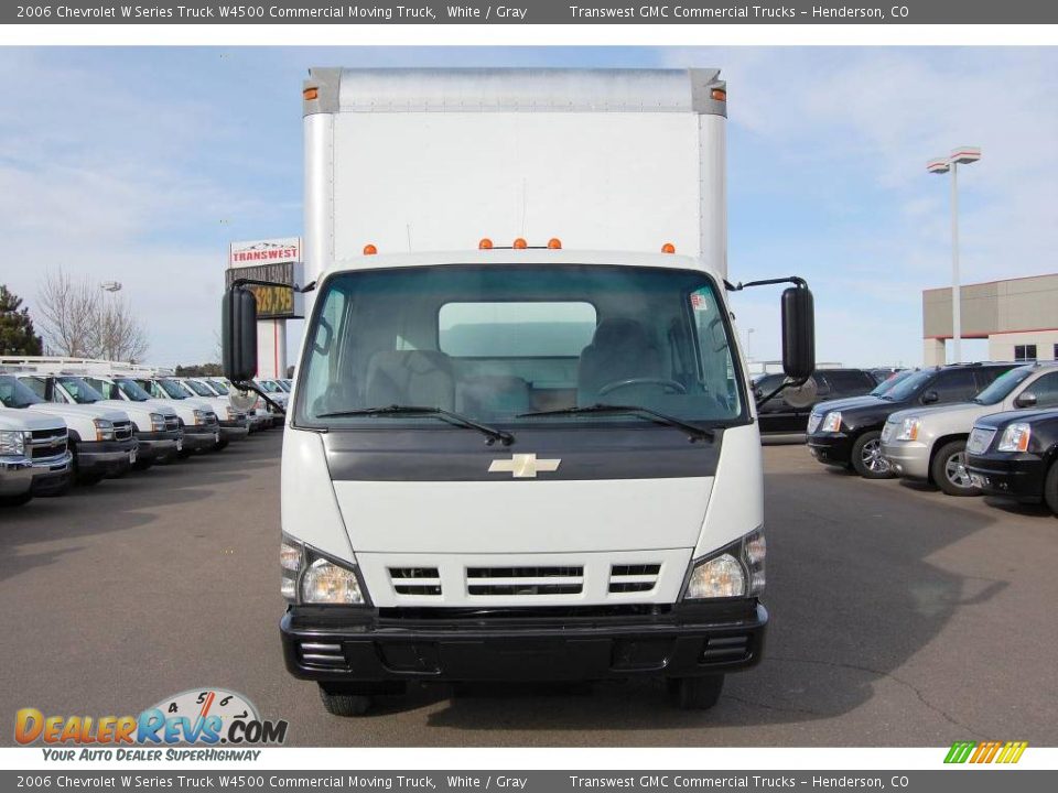 2006 Chevrolet W Series Truck W4500 Commercial Moving Truck White / Gray Photo #2