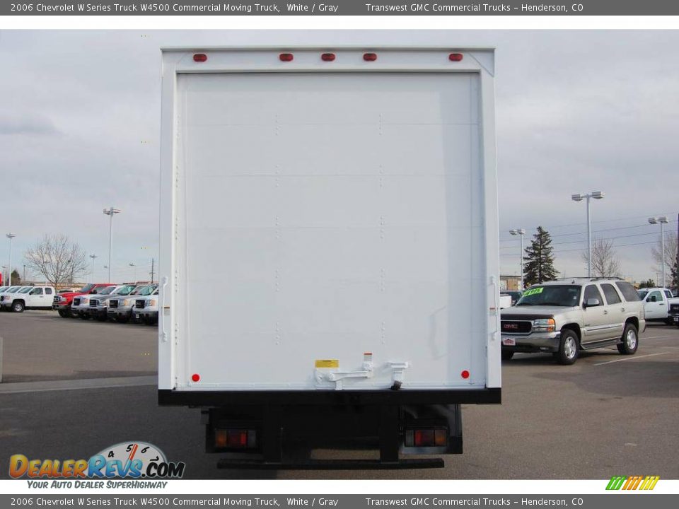 2006 Chevrolet W Series Truck W4500 Commercial Moving Truck White / Gray Photo #6
