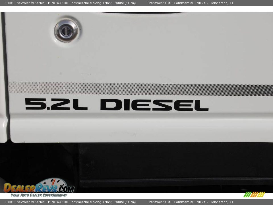 2006 Chevrolet W Series Truck W4500 Commercial Moving Truck White / Gray Photo #12
