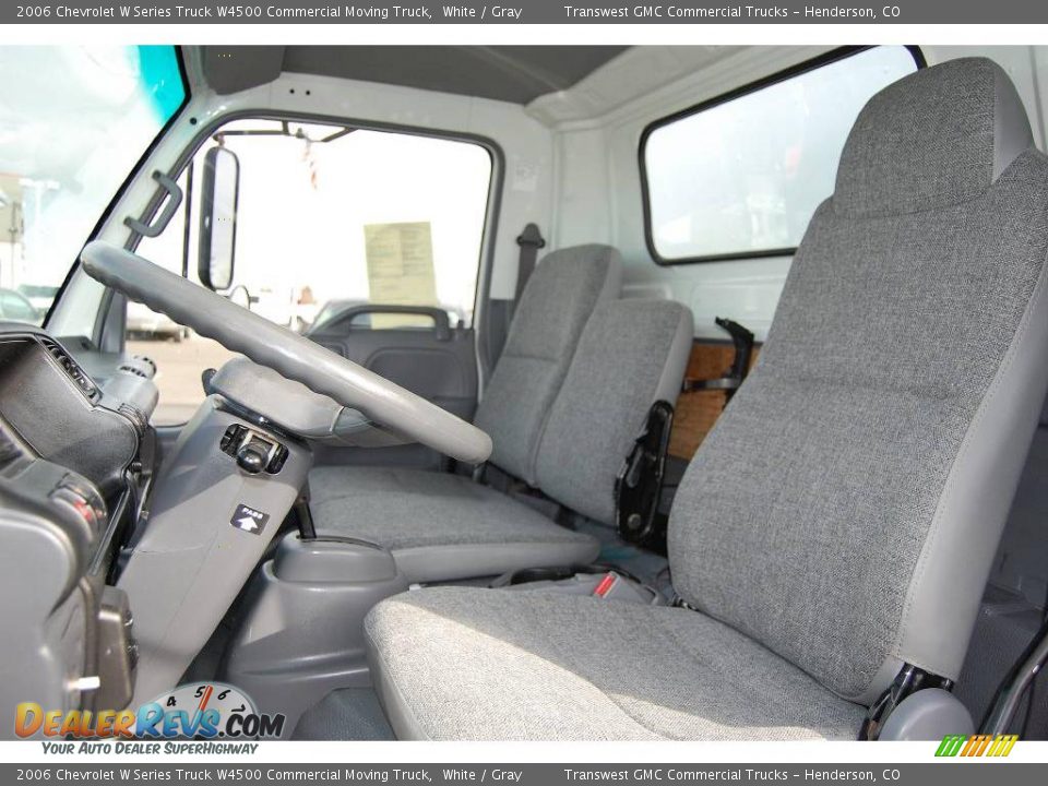 2006 Chevrolet W Series Truck W4500 Commercial Moving Truck White / Gray Photo #18