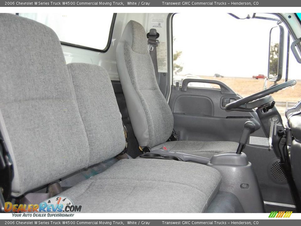 2006 Chevrolet W Series Truck W4500 Commercial Moving Truck White / Gray Photo #19
