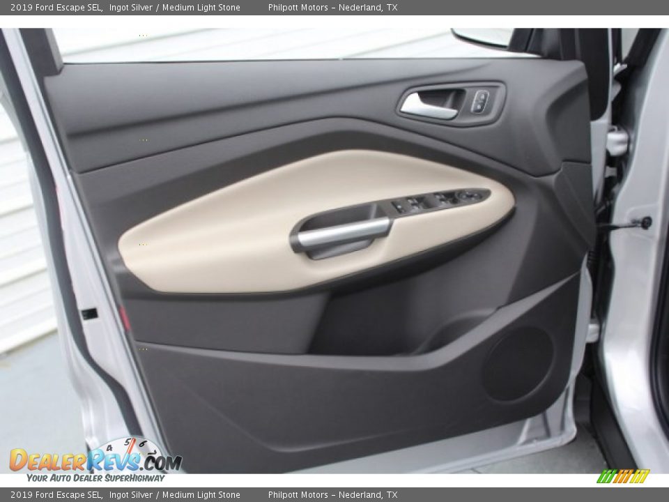 Door Panel of 2019 Ford Escape SEL Photo #11