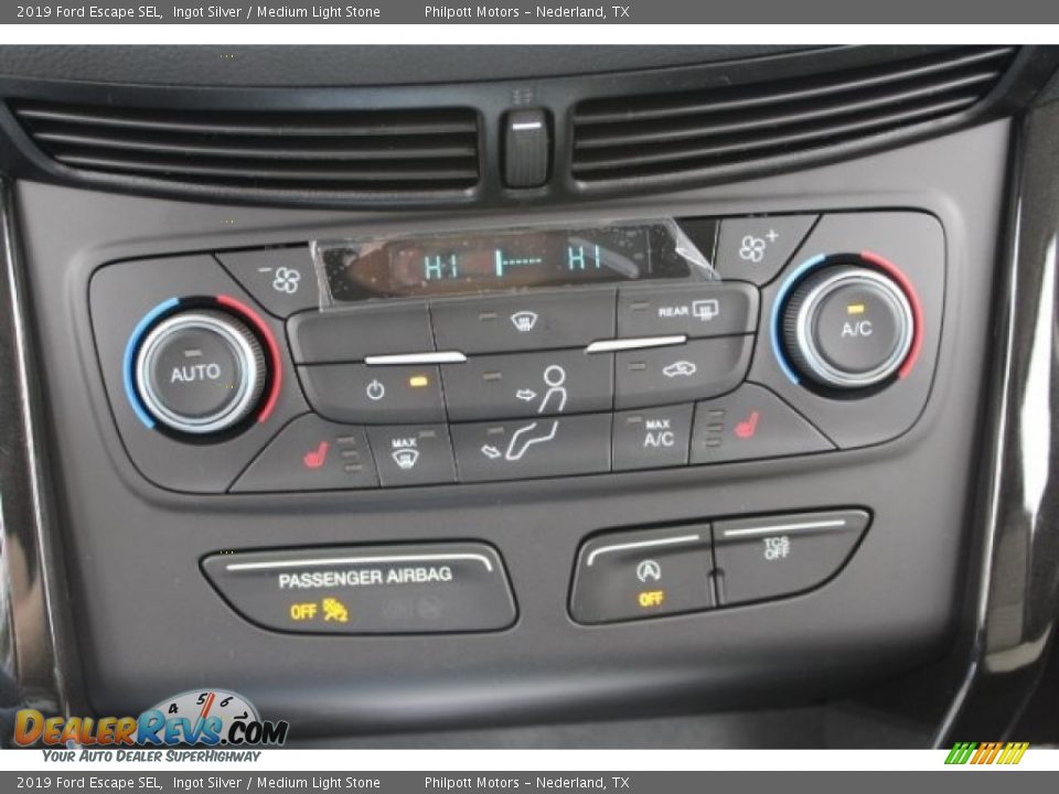 Controls of 2019 Ford Escape SEL Photo #16