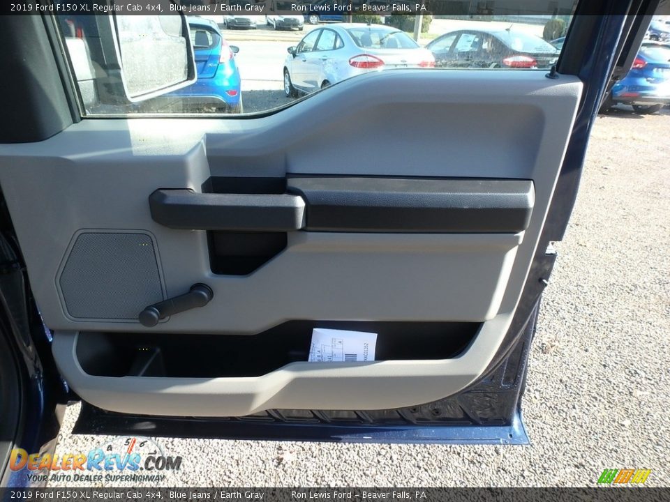 Door Panel of 2019 Ford F150 XL Regular Cab 4x4 Photo #3