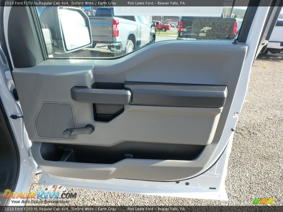 2019 Ford F150 XL Regular Cab 4x4 Oxford White / Earth Gray Photo #3