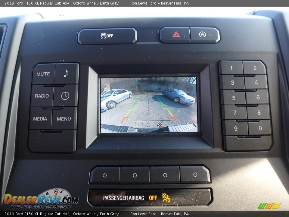 Controls of 2019 Ford F150 XL Regular Cab 4x4 Photo #20