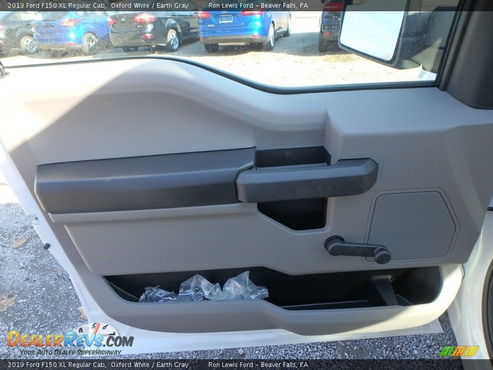 Door Panel of 2019 Ford F150 XL Regular Cab Photo #15