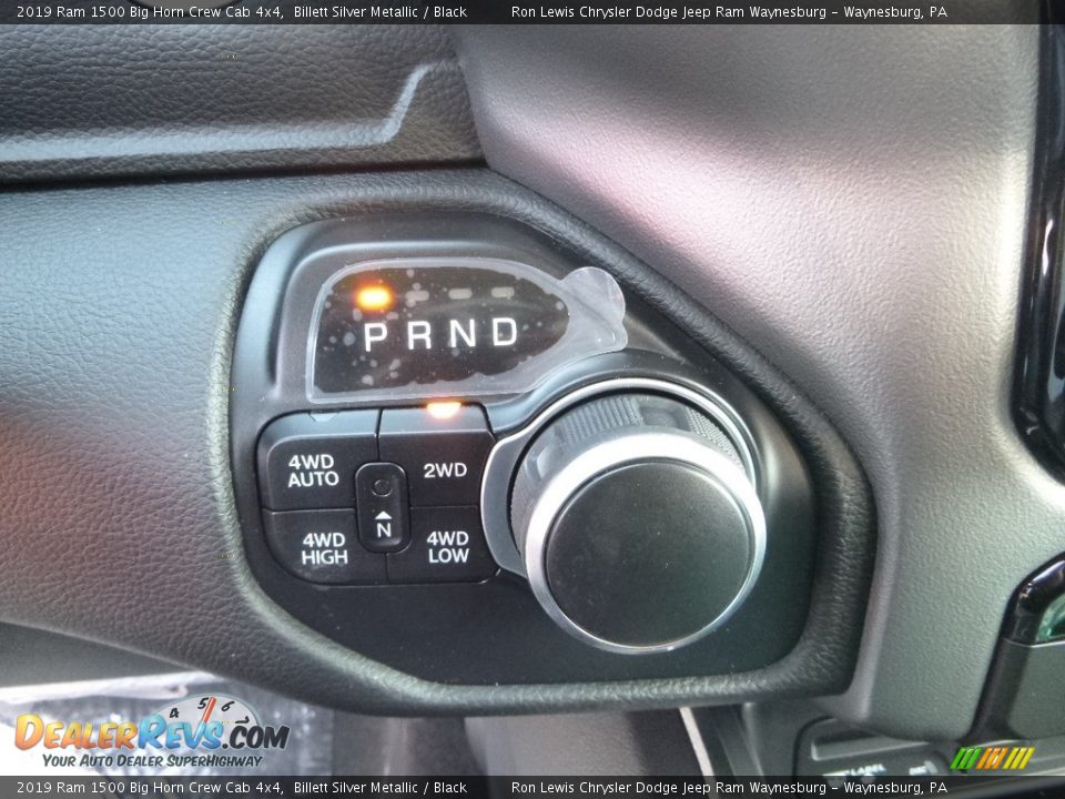 2019 Ram 1500 Big Horn Crew Cab 4x4 Billett Silver Metallic / Black Photo #17
