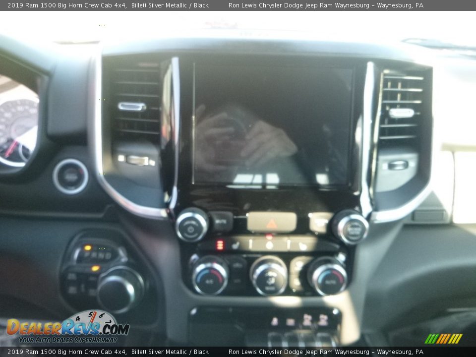 2019 Ram 1500 Big Horn Crew Cab 4x4 Billett Silver Metallic / Black Photo #19