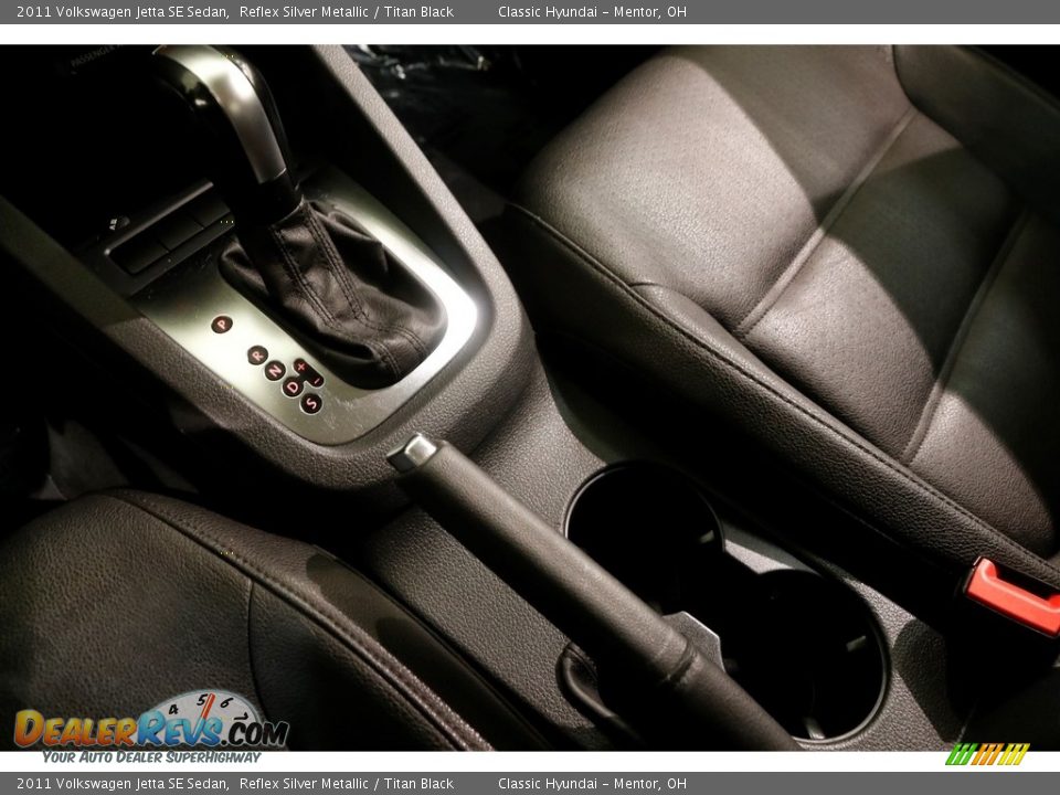 2011 Volkswagen Jetta SE Sedan Reflex Silver Metallic / Titan Black Photo #9