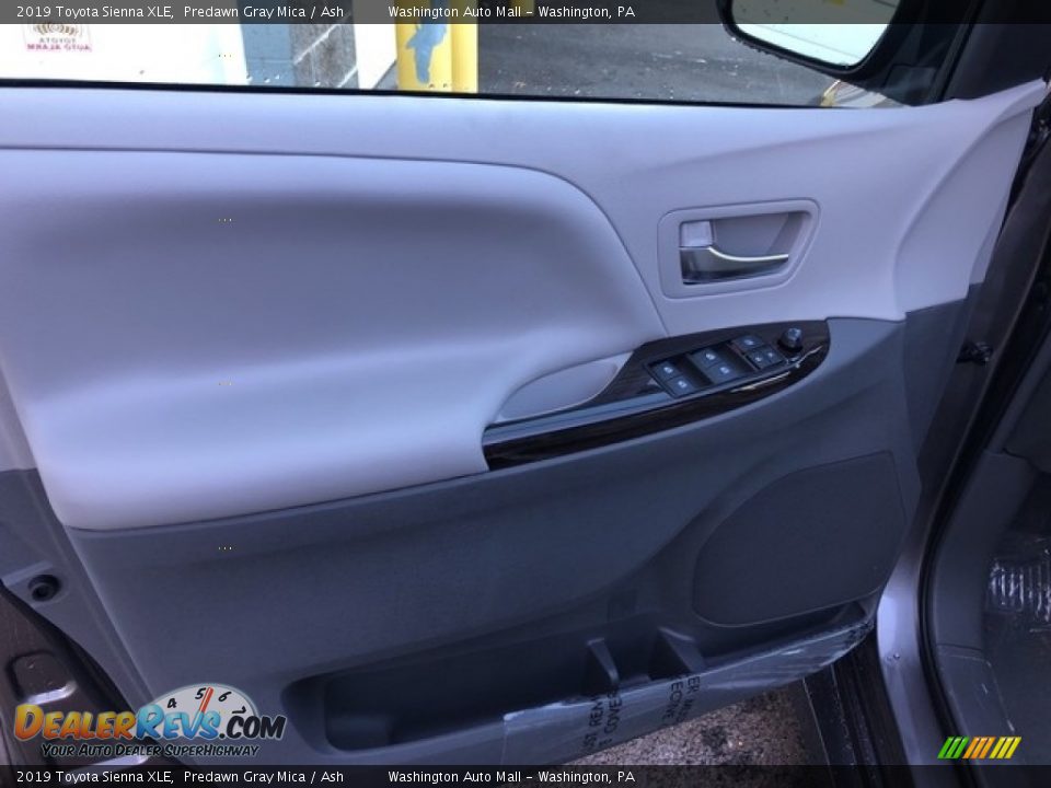 2019 Toyota Sienna XLE Predawn Gray Mica / Ash Photo #7