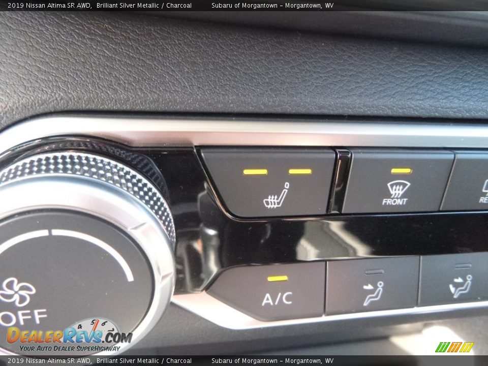 Controls of 2019 Nissan Altima SR AWD Photo #18