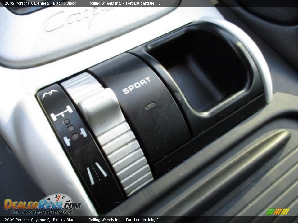Controls of 2009 Porsche Cayenne S Photo #18